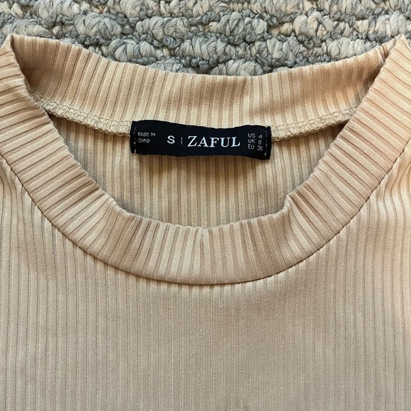 Tan Ribbed Crop Top - Picture 4 of 4